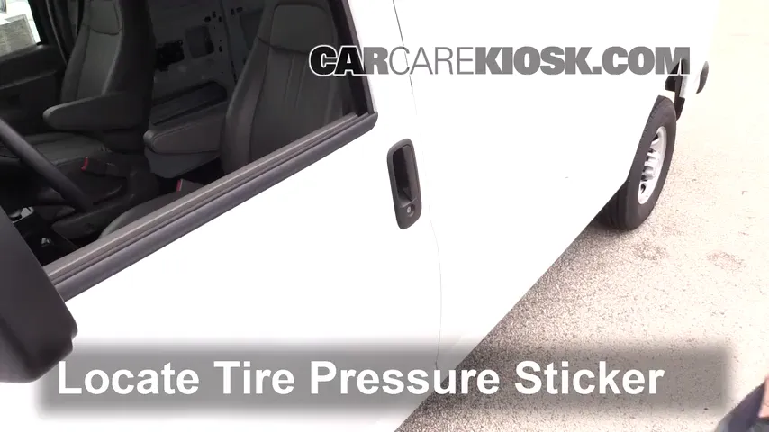 2017 Chevrolet Express 2500 4.8L V8 FlexFuel Extended Cargo Van Tires & Wheels Check Tire Pressure